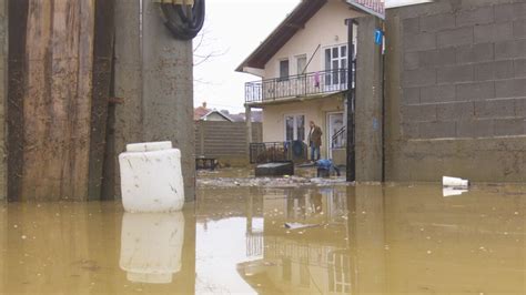 Poplave Irom Kosova U Severnoj Mitrovici Se Izlio Ibar