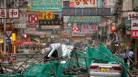 Südchina: Taifun legt Hongkong lahm