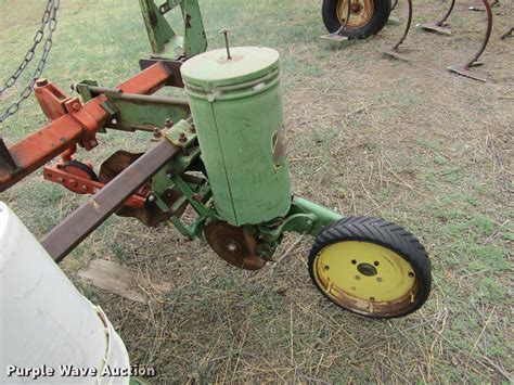 John Deere 71 Planter In Dighton Ks Item De6806 Sold Purple Wave