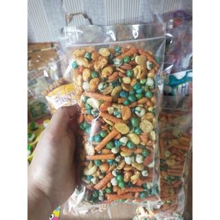 Jual Snack Kiloan Kacang Campur Gurih Kemasan Repack Gr Shopee