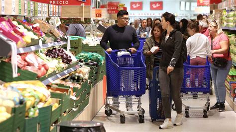 El Lidl De Luz Del Tajo Abre Con Llenazo En Toledo Todas Las Fotos De