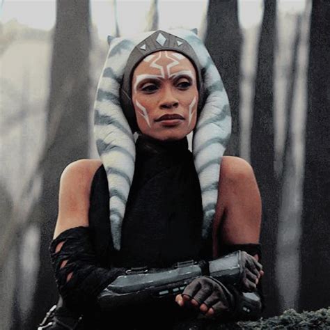 The Mandalorian': Rosario Dawson Tells All About Ahsoka