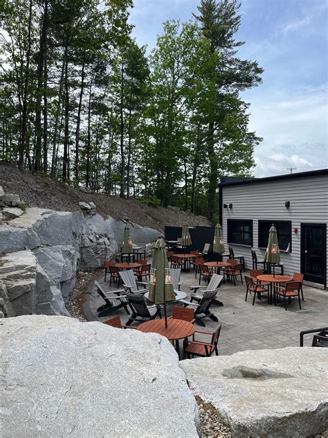 Outdoor Dining – 3 – Bob's Seafood