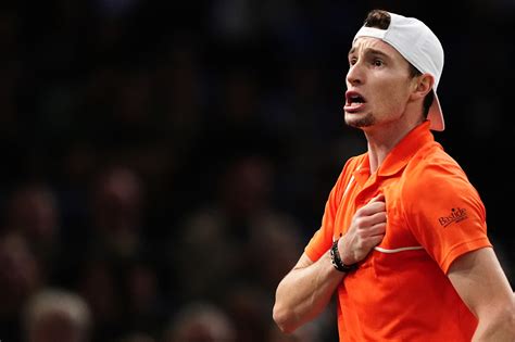 Masters 1000 de Paris Ugo Humbert arrache sa place en demi finale à Bercy