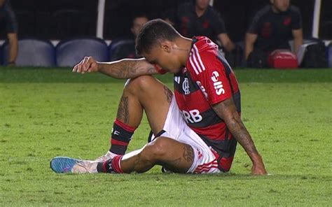 Flamengo confirma lesão de Allan no pé esquerdo clube divulga prazo de