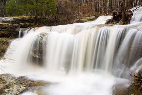 The 7 Best Waterfalls in Illinois to Visit