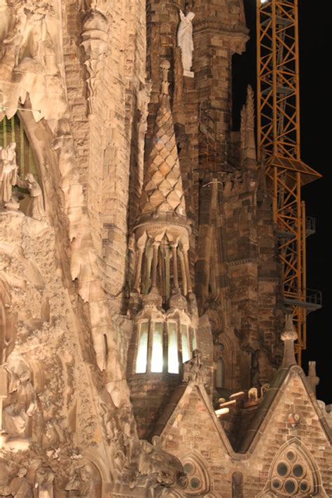 Vista Nocturna De La Linterna Puerta De La Virgen Del Rosario Claustro