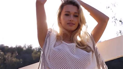 The Beautiful Karolina Watkowska Shows Us What She Has Youtube