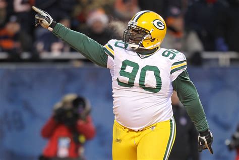 Super Bowl Xlv 5 Things You May Not Know About The Packers Big Man B J Raji News Scores