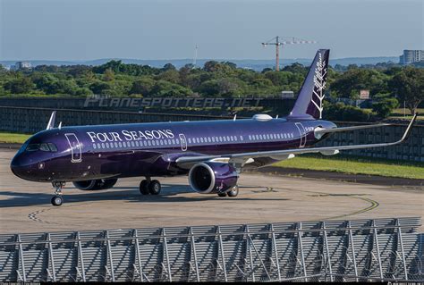 G XATW Titan Airways Airbus A321 253NX Photo By Finn McGuire ID