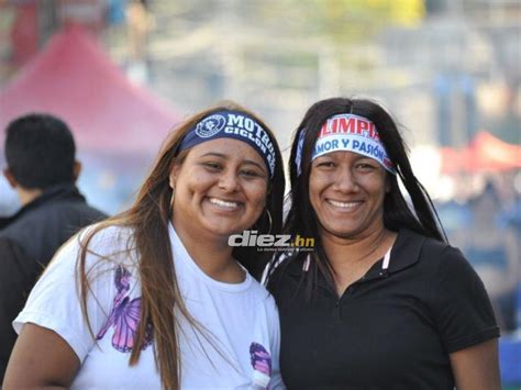 Qu Hermosas Las Aficionadas De Olimpia Y Motagua Que Se Robaron Las