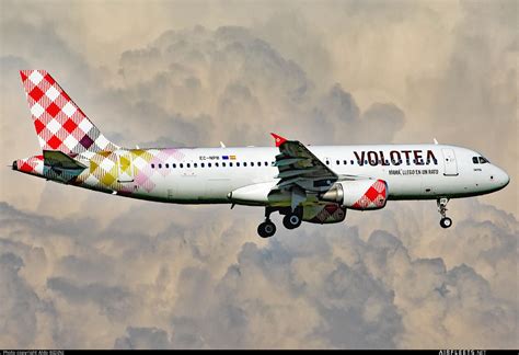 Volotea Airlines Airbus A Ec Npb Photo Airfleets Aviation