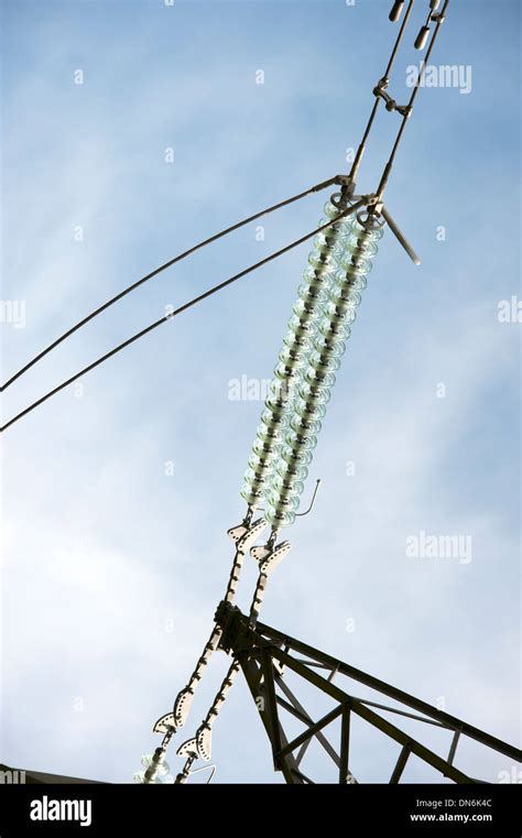 Pyl Ne Lectrique Haute Tension Isolateurs En Verre Photo Stock Alamy