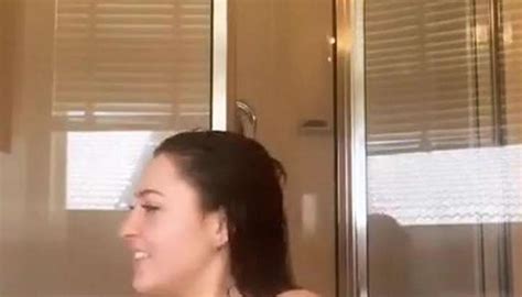 Two Girls Instagram Livestream Naked In The Tub TNAFlix Porn Videos