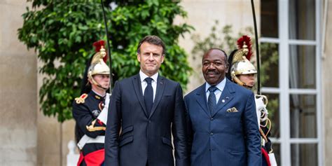 Gabon La France Ne Devrait Pas Intervenir Et Joue La Carte De La