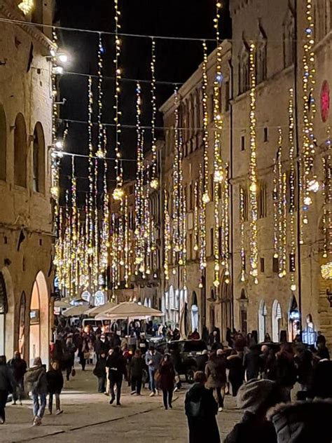 Tesei Un Caloroso Benvenuto A Tutti I Turisti In Umbria Notizie