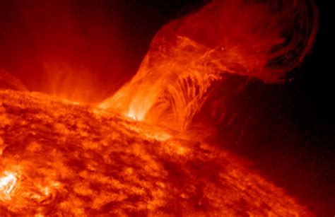 El Sol entró en su erupción más fuerte en 7 años y podría dañar