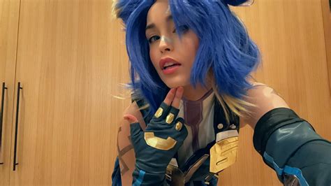 Valkyraes Neon Cosplay Is What Filipinos Love To See One Esports