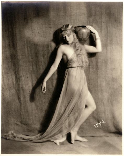 Classic Portrait Photos Of Sally Rand The Most Scandalous Burlesque