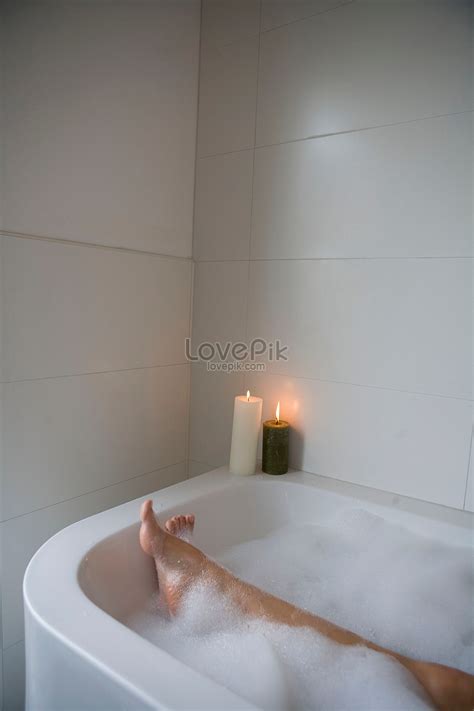 Woman Legs In Bathtub Picture And HD Photos | Free Download On Lovepik