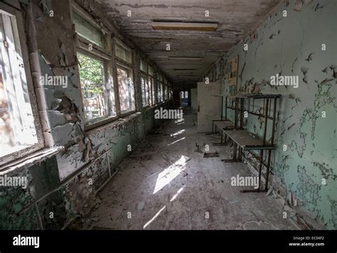 Escuela Media N En La Ciudad De Pripyat Abandonada La Zona De