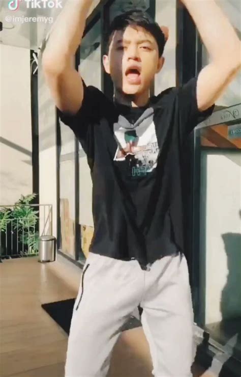 ʰᵒᵗ ᵃⁿᵈ ˢᵖⁱᶜʸ ᵛⁱˢᵘᵃˡˢ on Twitter Fuck I M HORNY gusto ko tumuwad sa harap ni Jeremy