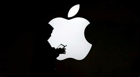 Apple races to get studios signed up for new streaming service ...