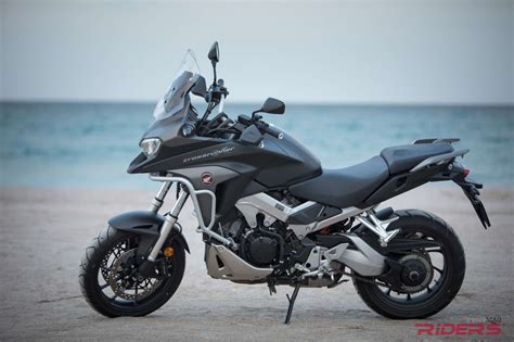 Honda Vfr800x Crossrunner Video Review Drivemag Riders