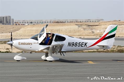 21012016 Emirates Kiest Voor Cirrus Sr22 Als Opleidingstoestel