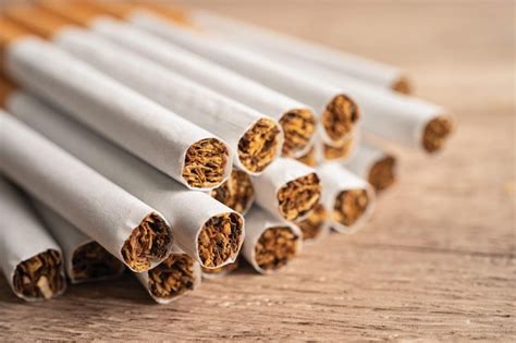 Tabaco De Cigarro Em Rolo De Papel Tubo De Filtro Conceito De N O