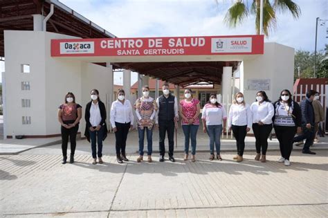 En Oaxaca Se La Salud Y La Vida Gobernador Entrega Ambulancia Y Centro