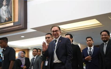 Anwar Bukti Keabsahannya Sebagai PM10 Di Parlimen News From