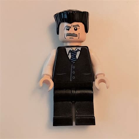 Lego Set Fig 004948 J Jonah Jameson With Black Hair And Black Suit