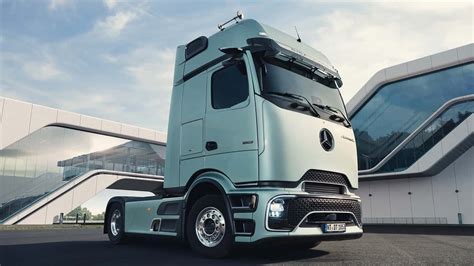 Mercedes Benz Actros L Le Camion Au Design Futuriste