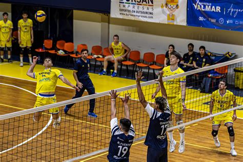 Vóleibol Udec Sumó Victorias En Santiago Y Viña Del Mar Y Se Mantiene Arriba En La Liga A1