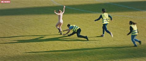 Streaker Nude Pics Page 1