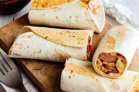 Burritos Cl Sicos De Huevo Con Salchicha Receta F Cil Para El Desayuno