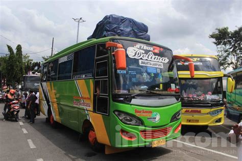 Foto Suasana Arus Balik Mudik Lebaran Di Terminal Kalideres