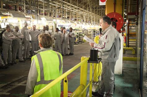 Au coeur de la grève à l usine PSA d Aulnay