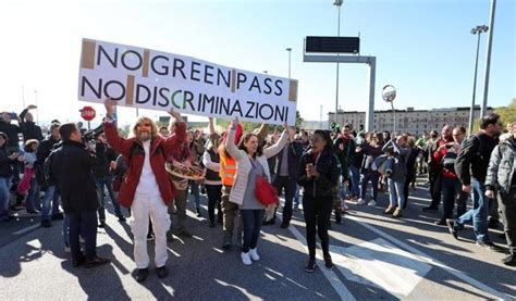 A Trieste Fogli Di Via Contro Manifestanti No Green Pass Sono