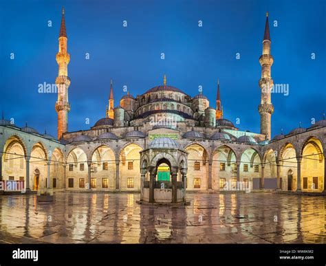 Blue Mosque At Night In Istanbul Turkey Stock Photo Alamy