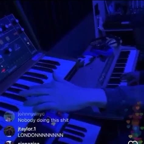 MIKE DEAN USING A BEHRINGER POLY D : r/synthesizers