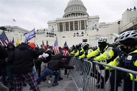 Officers To Receive Congressional Gold Medals For Jan 6 Breitbart