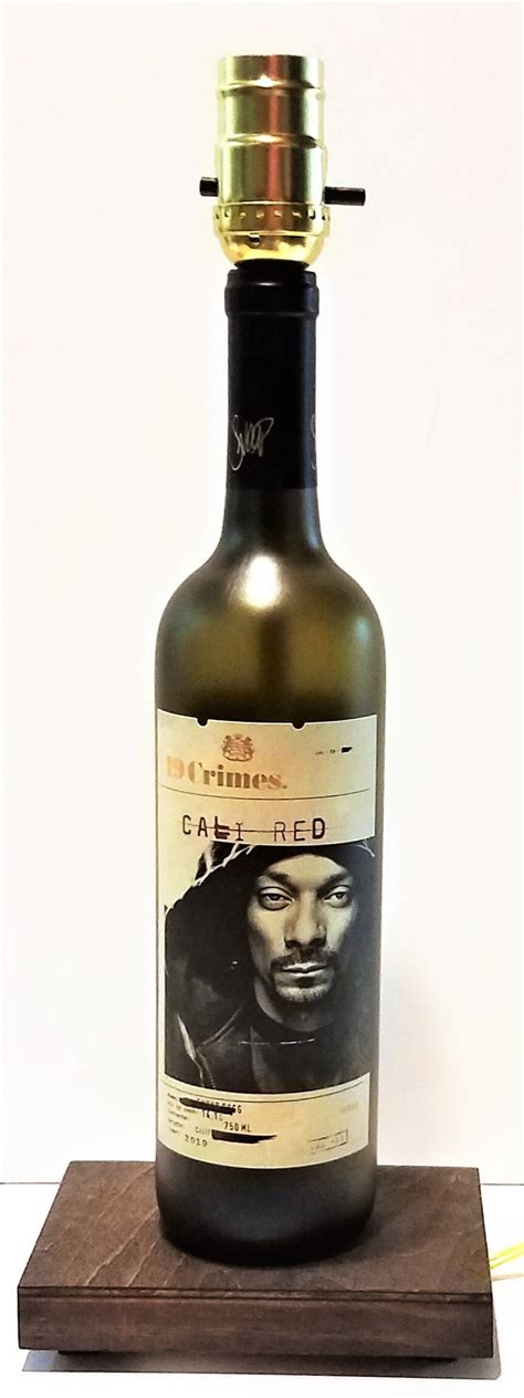 19 Crimes Snoop Dogg Wine Bottle TABLE LAMP With Wood Base, Desk Accent ...