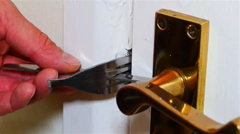 Different Ways To Lock A Door Without A Key