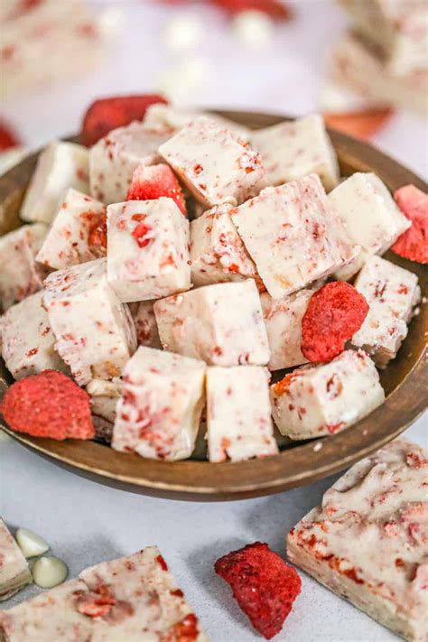 Easy Strawberry White Chocolate Fudge The Baking Chocolatess