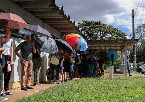 Dengue P Blico Alvo Ampliado Brasiliense Faz Fila Para Vacinar