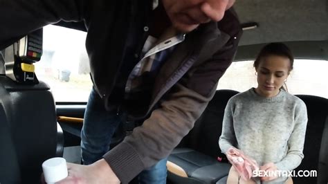 Sexy Flexible Brunette Spread Her Legs Nicole Love