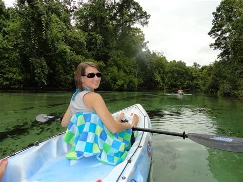 Tales of a 20-something...: Kayaking at Weeki Wachee