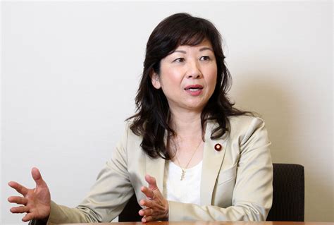 野田聖子氏：自民総裁選対応、「最後まで見極め」－首相には苦言も Bloomberg